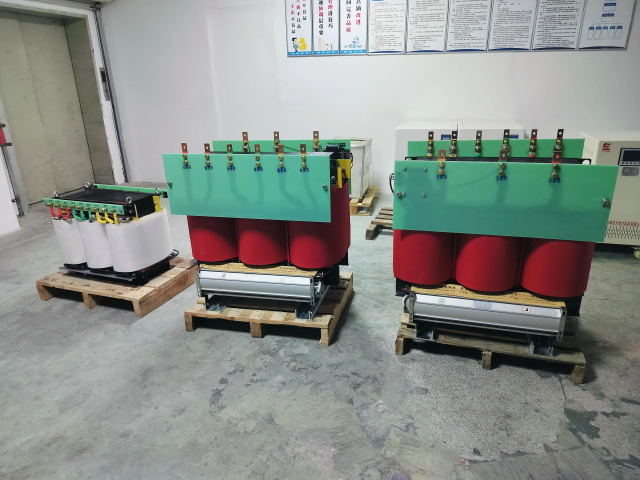 海勃湾KS11-1000KVA矿用变压器